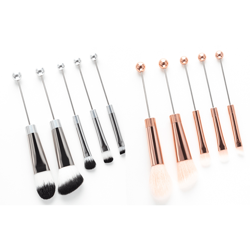 Beadable Makeup Brushes Set, Christmas Red & Green Holiday Cosmetic Brushes with Eyeshadow & Concealer Brushes, DIY Crafting Beauty Tools, Christmas, Birthday, Wedding & Best Friend Gifts