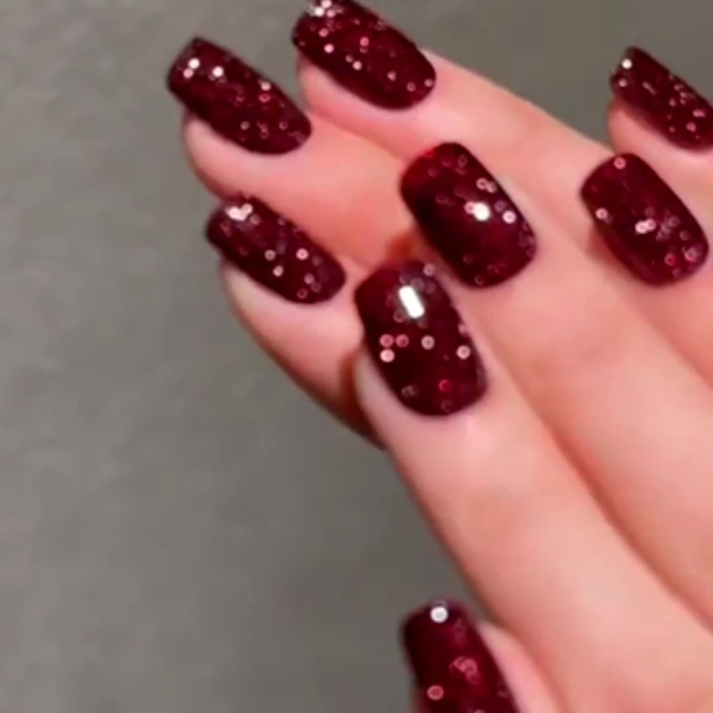 XEIJAYI Golden-Plated Bottle Silvery-Red Shattered Flash --- Nail Gel Silvery-Red Shattered Super Bright Explosive Shattered Sparkling Gel Nail Polish, Long-Lasting High Saturation Firm Gel Suitable for Salon Manicure Women'S Christmas Gift