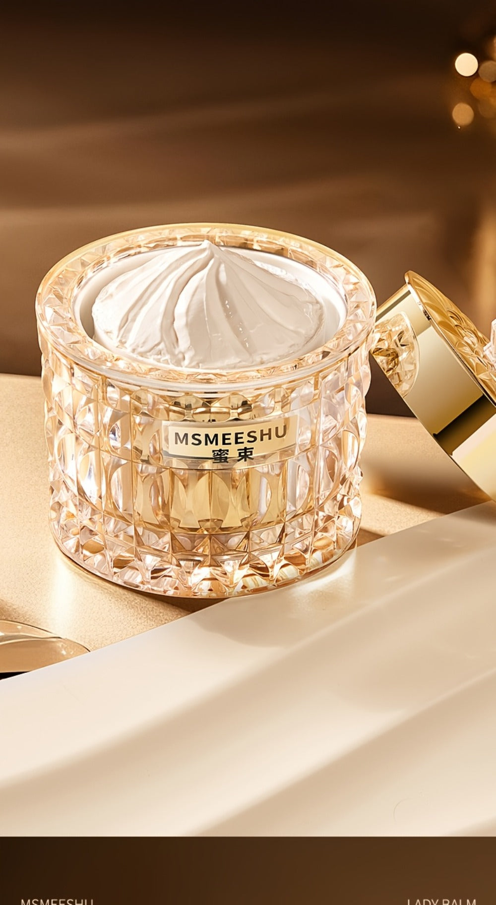 A Beauty-Enhancing Firming Cream That Provides Deep Hydration, Enriched with Collagen, Ginseng, Reishi Mushroom, Milk, Pearls, And Allantoin. It Brightens The Skin And Signs of Aging, Suitable for Both Men And Women, Making It a Perfect Holiday Gift
