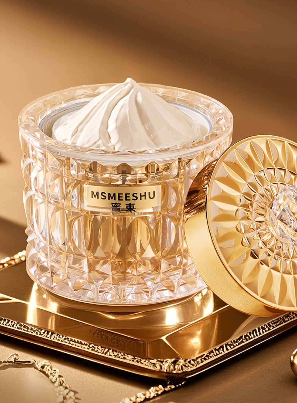 A Beauty-Enhancing Firming Cream That Provides Deep Hydration, Enriched with Collagen, Ginseng, Reishi Mushroom, Milk, Pearls, And Allantoin. It Brightens The Skin And Signs of Aging, Suitable for Both Men And Women, Making It a Perfect Holiday Gift