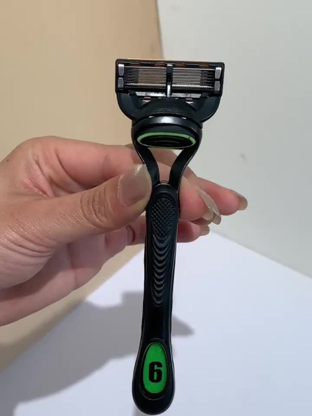Compatible with Fusion 5, 32/24/16/12 Replacement Heads, Includes Free Handle, Classic Men's Shaving Razor, Manual Men's Razor with Replaceable Blades, Six-layer Stainless Steel Safety Razor, Replaceable Razor Blades, Blade Replacement Kit
