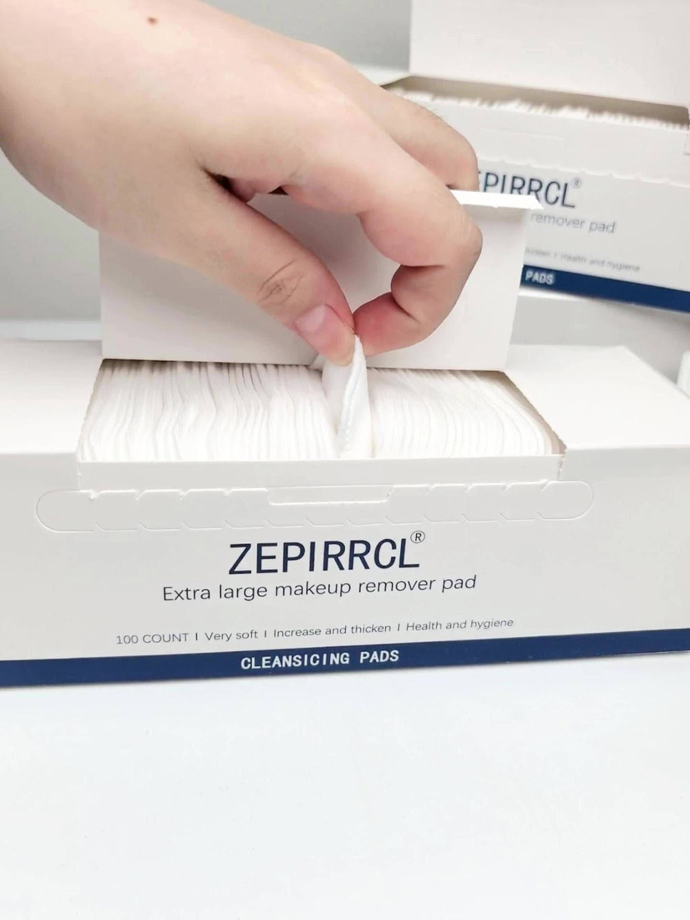 2 BOXES of Disposable Boxed Square Cleansing Pads, Extra Thick, Soft And Light Beige-Friendly, Wet And Dry, Suitable for Daily Cleansing And Skincare, 2.76 X 2.36 inch, 100pcs/Box