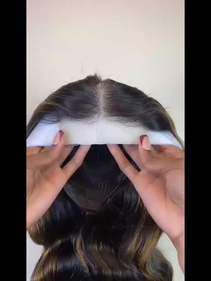 Lace Front Wig Featuring Brown Highlights - 200% Density Human Hair Wig, Pre-Plucked Hairline, No Glue Needed, Naturally Styled Long Black And Brown Highlighted Wig, Unisex, Ideal for Everyday Use, Easy to Style with Heat Tools, Wavy Texture