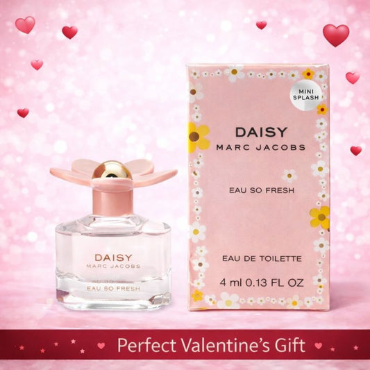 Marc Jacobs Daisy Eau So Fresh Eau de Toilette Mini Spray for Women – 0.13oz / 4ml | Fresh Floral Fruity Perfume | Great Valentine’s Gift for Her