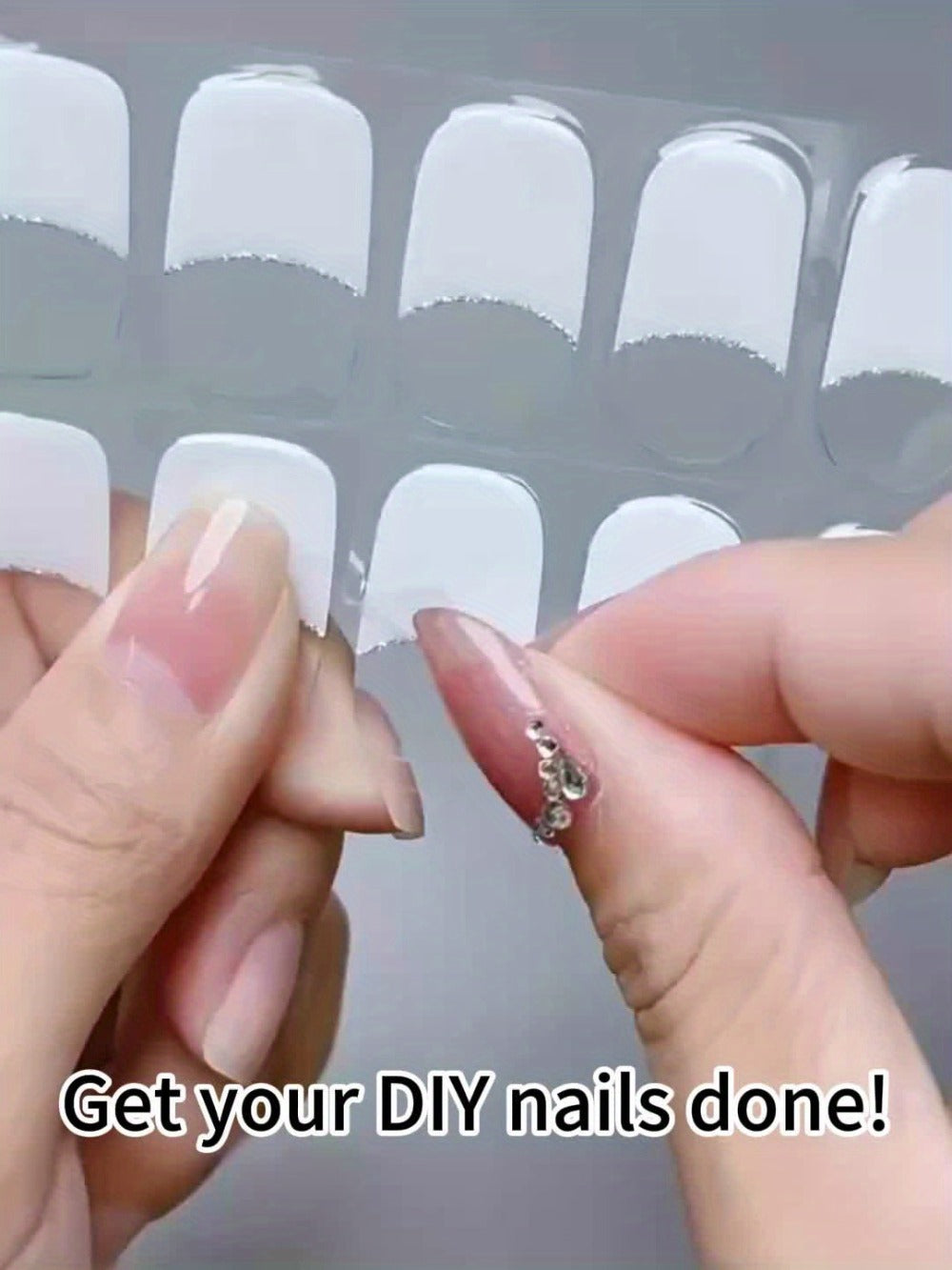 Nail Art Kit, Includes 20 Semi-d Nail Stickers, High-power Portable Lamp, Gel Stickers, Full-coverage Semi-baked Nail Stickers, Second-generation Semi-d Soft Gel Nail Patches That Require Under a Lamp, Nude Gel Nail Stickers, Suitable for Party Gifts