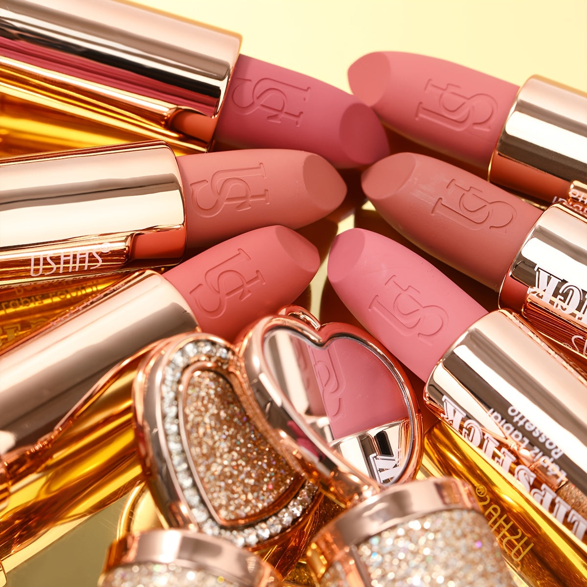 USHAS 24H Matte Lasting Lipstick - Layerable Coverage, Transfer-Resistant, Vibrant Color, Velvet Matte End with Heart-Shaped Design, Richly Pigmented, Easy Application, Durable Wear, Ideal for All-Day Comfort And Effortlessly Chic Lip Makeup
