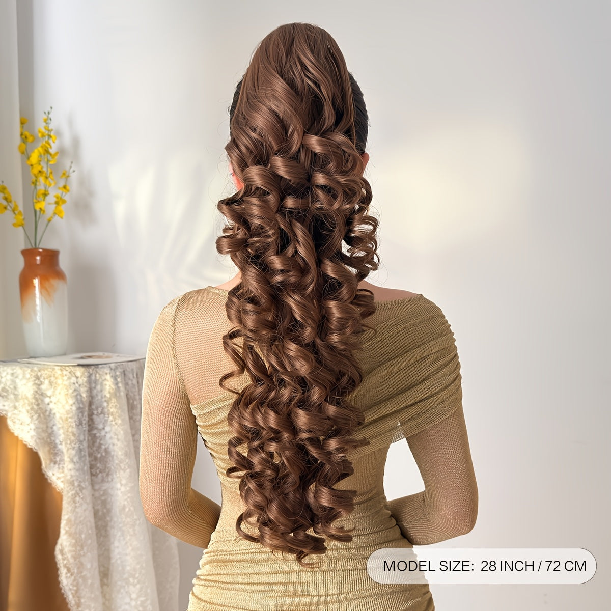 A 28-Inch Long Curly Ponytail Made of Heat-Resistant Synthetic Fiber, Typically Worn by Women for Everyday Occasions And Holidays.